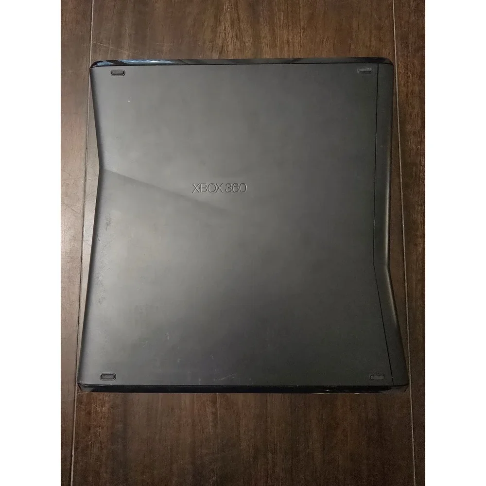 Xbox 360 Slim Black Console 250GB‎ Hard Drive, One Controller, Cables And Game